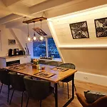 De Bosdriehoek Шале