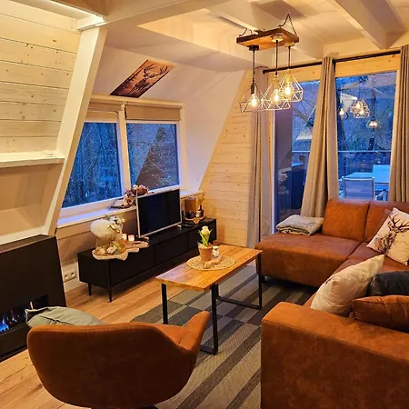 De Bosdriehoek בקתה