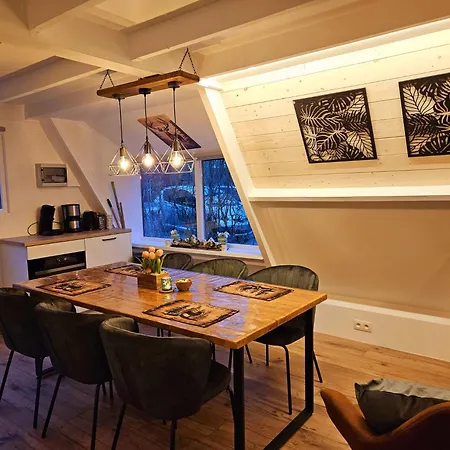 De Bosdriehoek Σαλέ