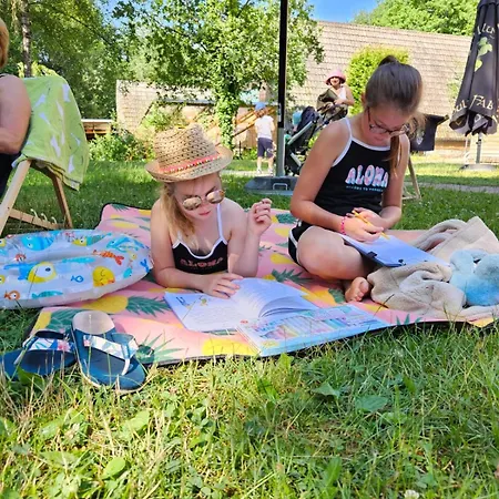 De Bosdriehoek Σαλέ Durbuy